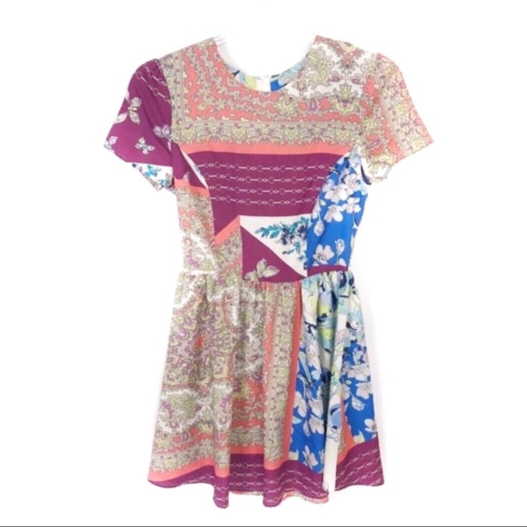 Topshop Dresses & Skirts - 🆑TopShop Multi Color Short Sleeve Mini Dress